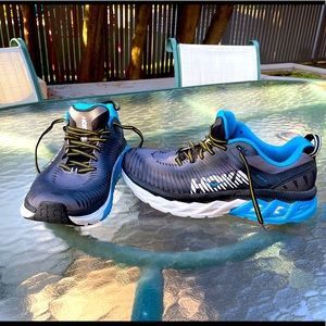 Men’s HOKA ONE ONE Arahi 2 Sneakers